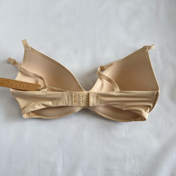 SKIMS Nude Bra - Picture 2 of 4